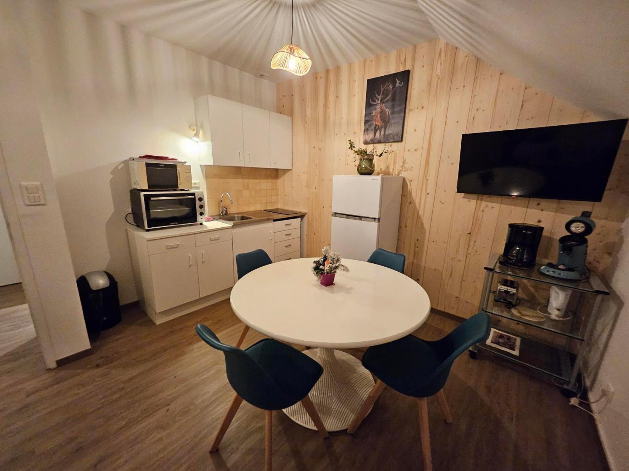 Gite Eglantine 2 à 6 personnes avec SPA DANS RESIDENCE Ventron Extérieur photo
